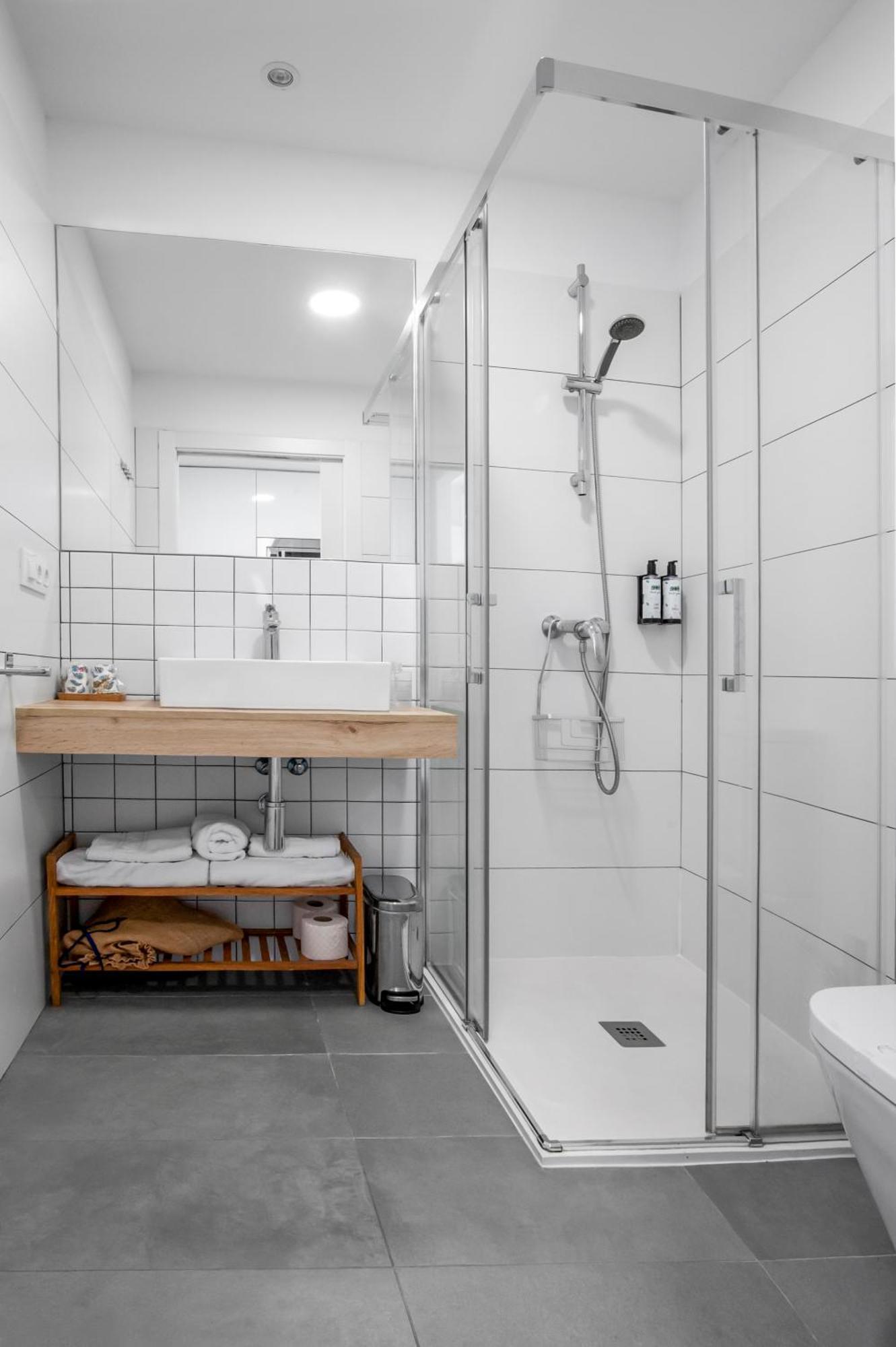 Snoe Hotel Camino Do Eume Apartamentos بونتيدويمي المظهر الخارجي الصورة